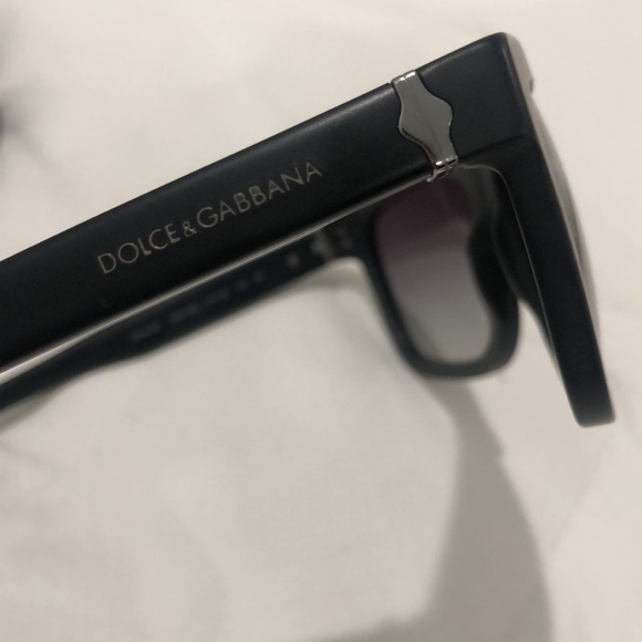 Dolce and Gabanna sunglasses - Picture 6 of 7